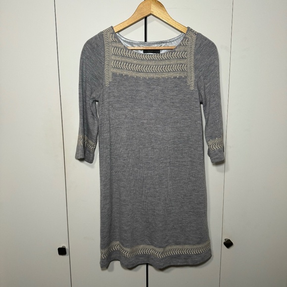 THML Dress Women's SM Grey Mini Sweater Embroidered Embroidered Preppy Boho - Picture 1 of 5